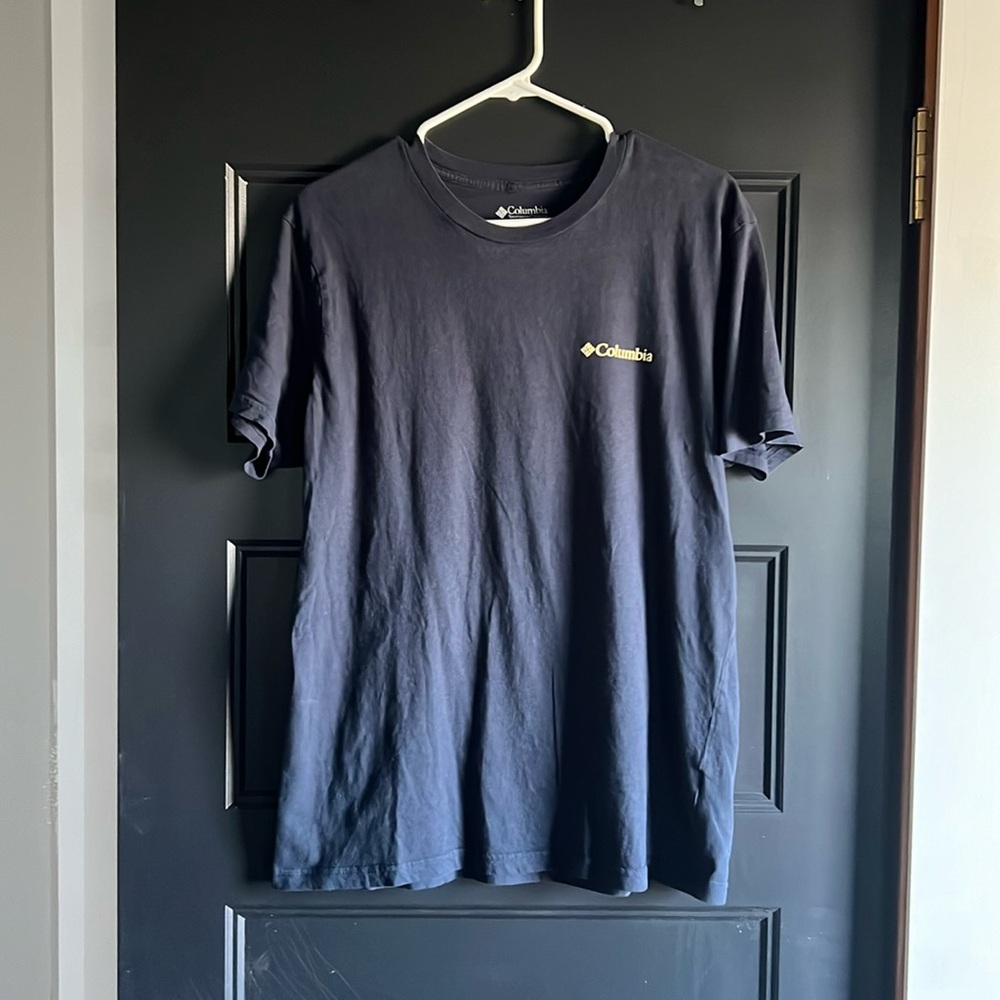 Men’s Columbia shirt